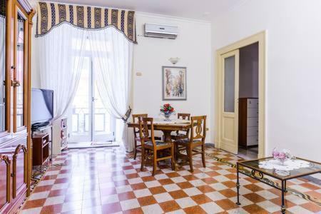 Casa Lillina A Toledo , Near Piazza Del Plebiscito Daire Napoli Dış mekan fotoğraf